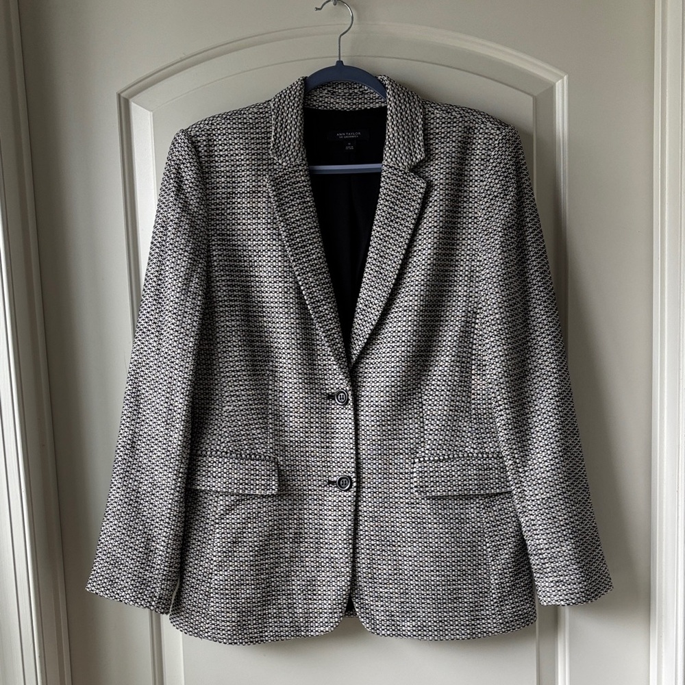 Ann Taylor The Greenwich Blazer in Plaid Tweed- Black/White- 12